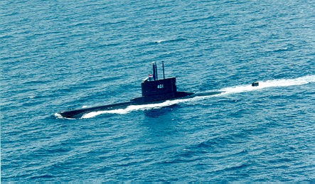 submarine.jpg (87816 bytes)
